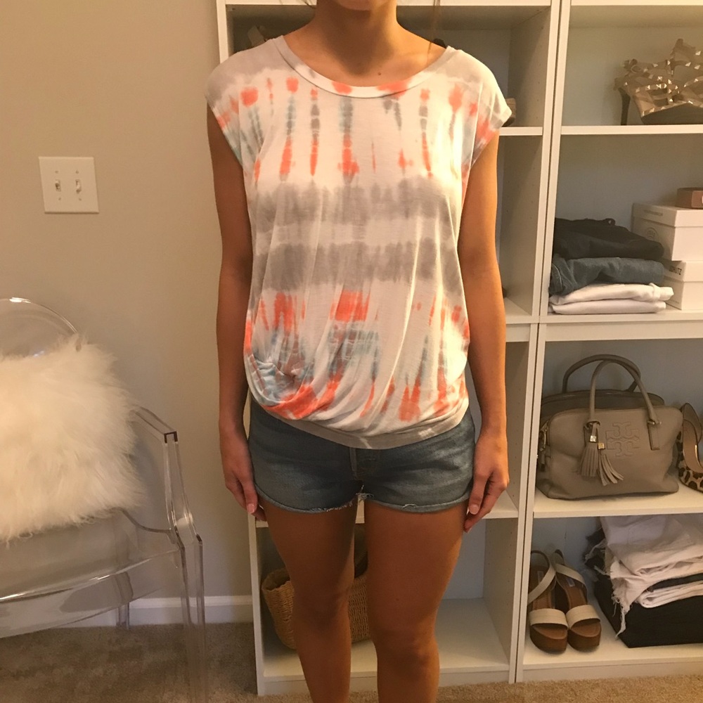 Tie dye knotted tee!